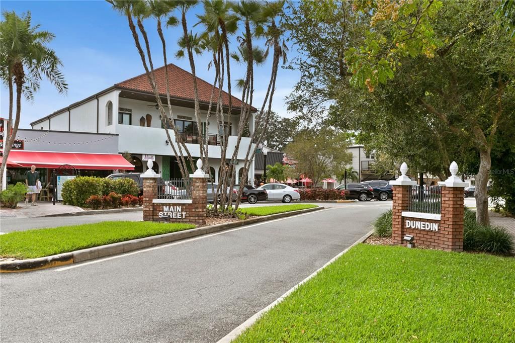 Active With Contract: $1,250,000 (4 beds, 2 baths, 2850 Square Feet)