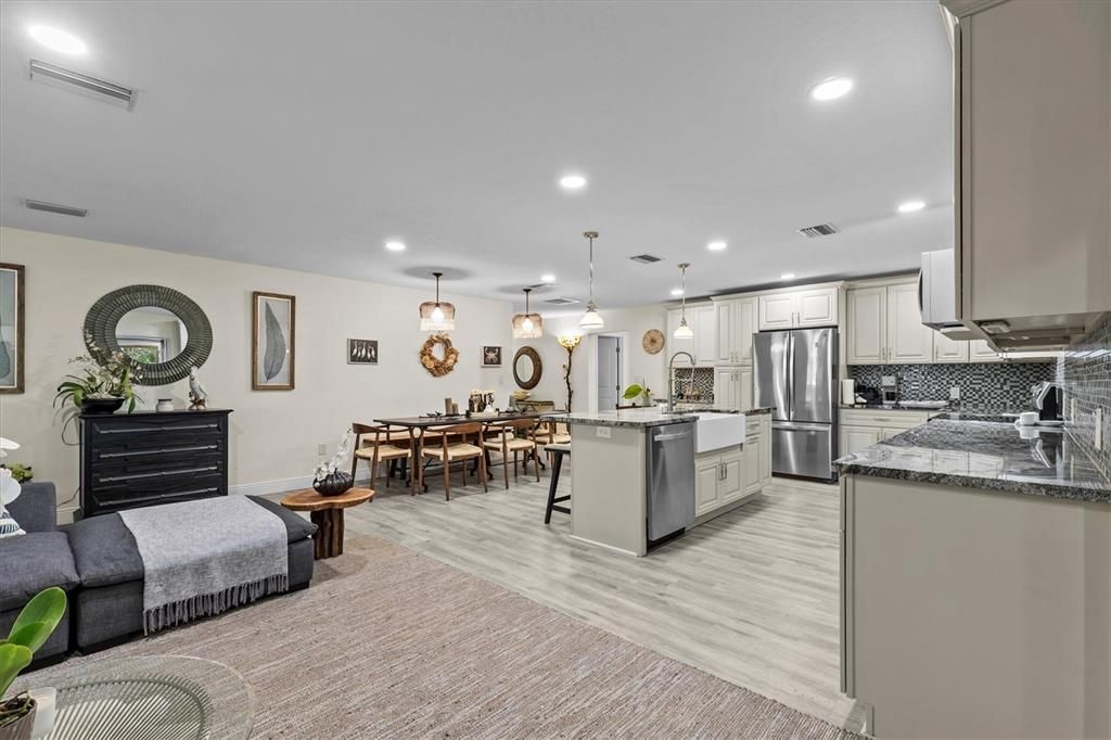 Active With Contract: $1,250,000 (4 beds, 2 baths, 2850 Square Feet)