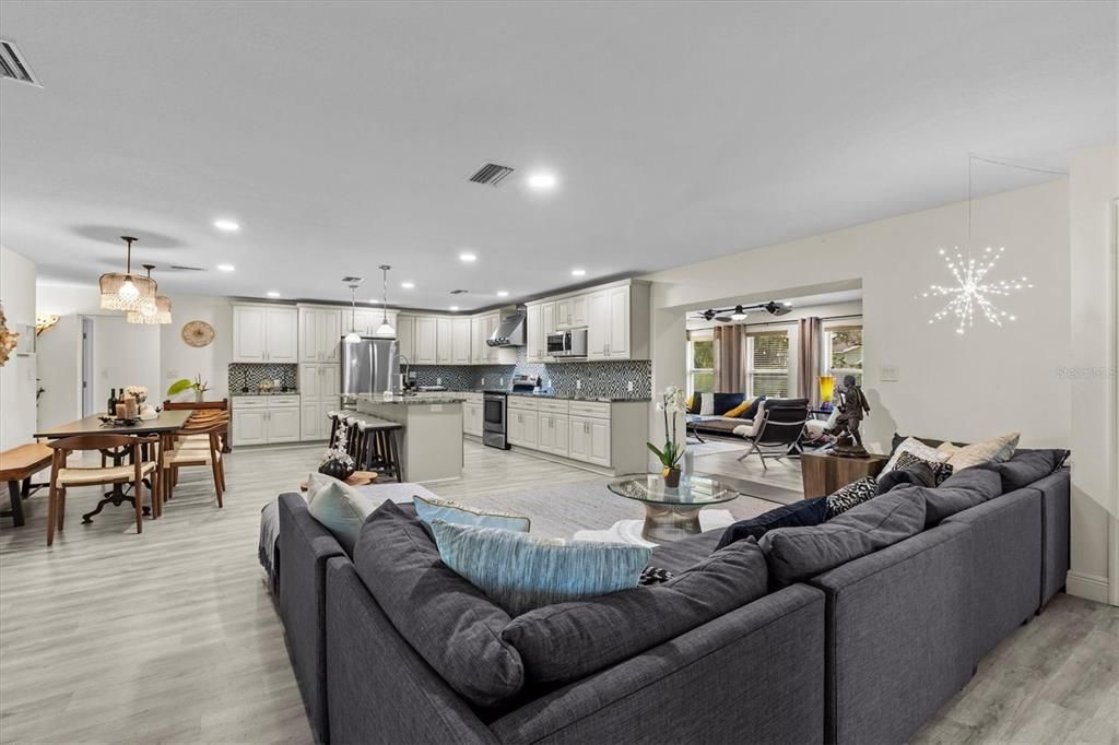 Active With Contract: $1,250,000 (4 beds, 2 baths, 2850 Square Feet)