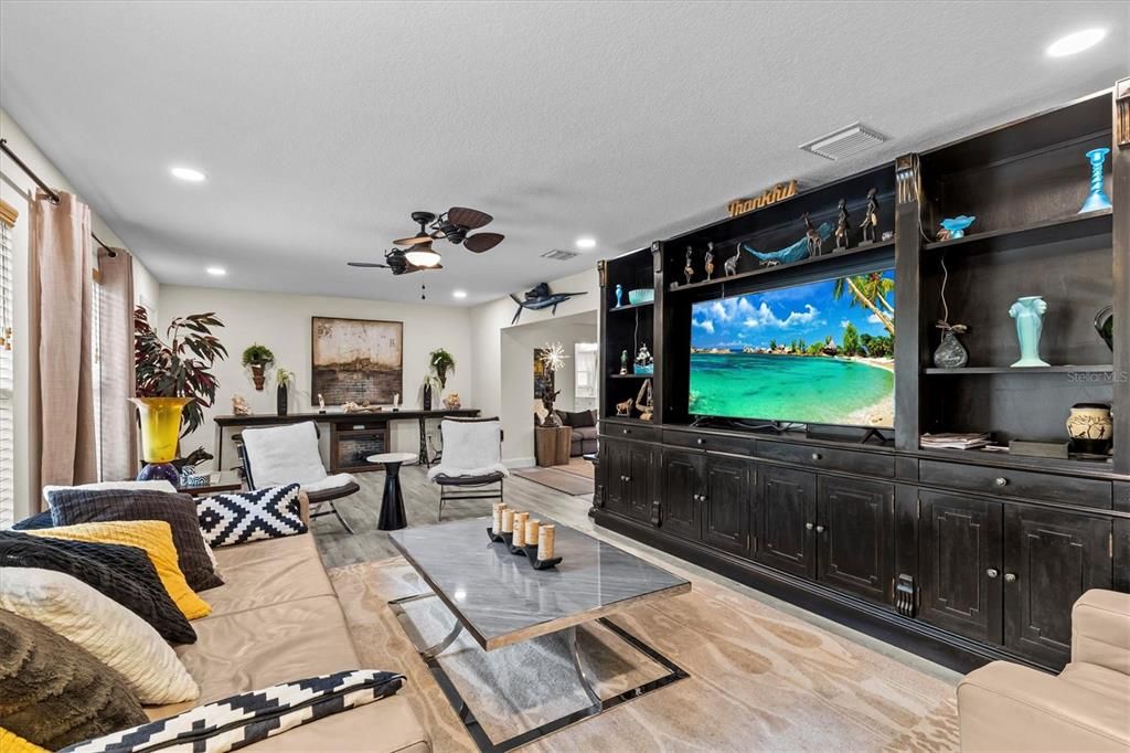 Active With Contract: $1,250,000 (4 beds, 2 baths, 2850 Square Feet)