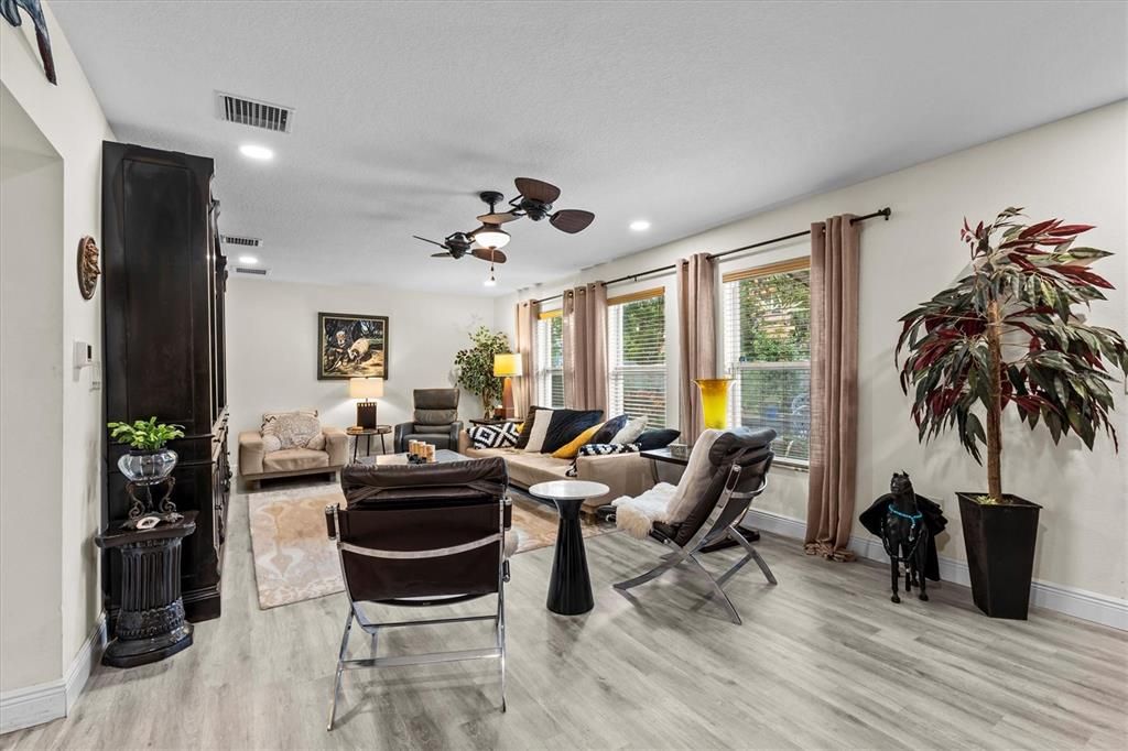 Active With Contract: $1,250,000 (4 beds, 2 baths, 2850 Square Feet)