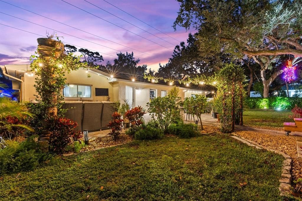 Active With Contract: $1,250,000 (4 beds, 2 baths, 2850 Square Feet)