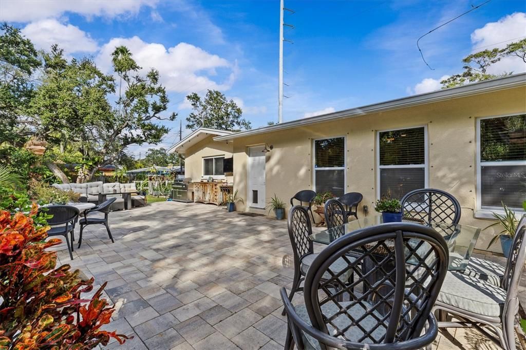 Active With Contract: $1,250,000 (4 beds, 2 baths, 2850 Square Feet)