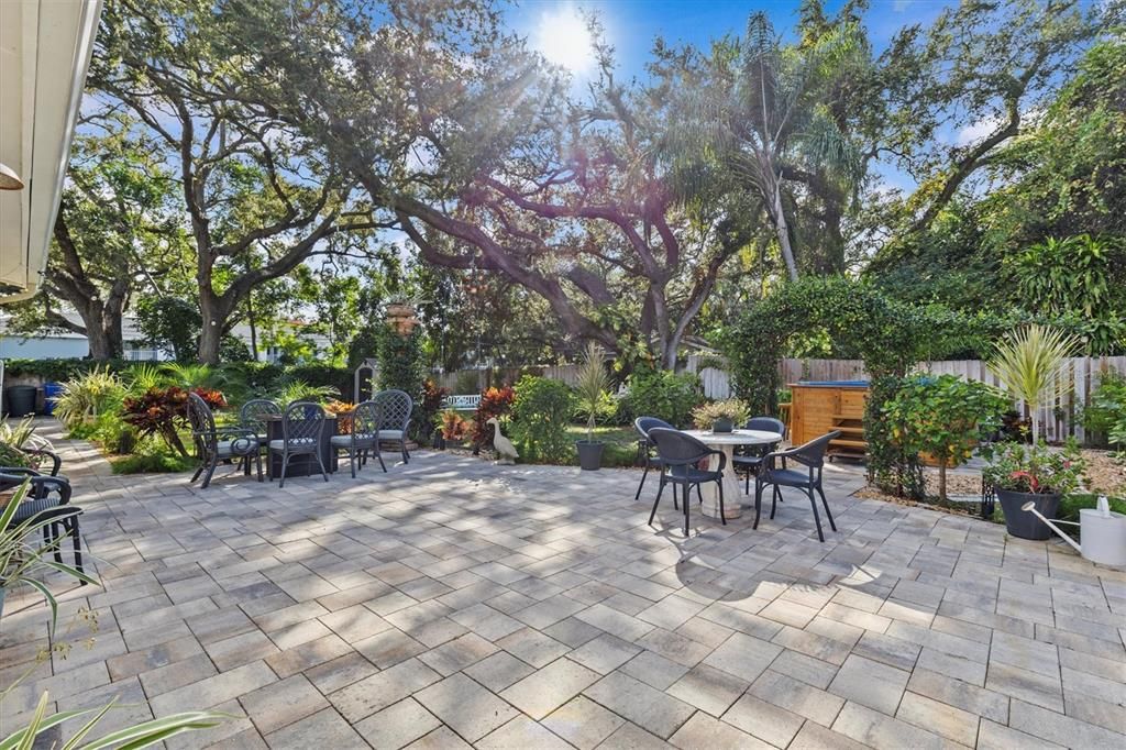 Active With Contract: $1,250,000 (4 beds, 2 baths, 2850 Square Feet)