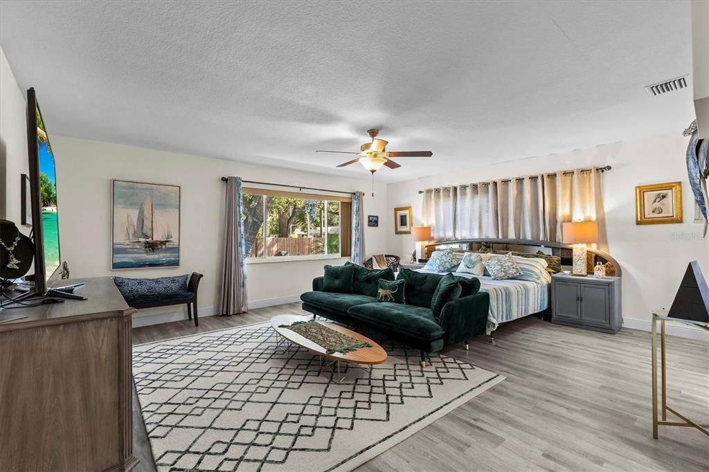 Active With Contract: $1,250,000 (4 beds, 2 baths, 2850 Square Feet)