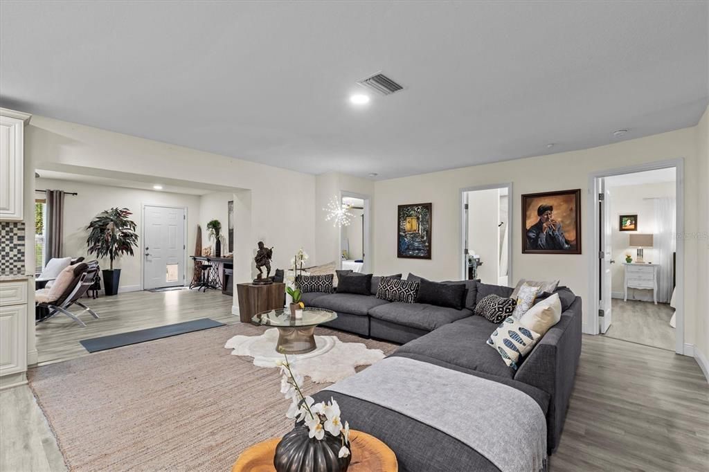 Active With Contract: $1,250,000 (4 beds, 2 baths, 2850 Square Feet)