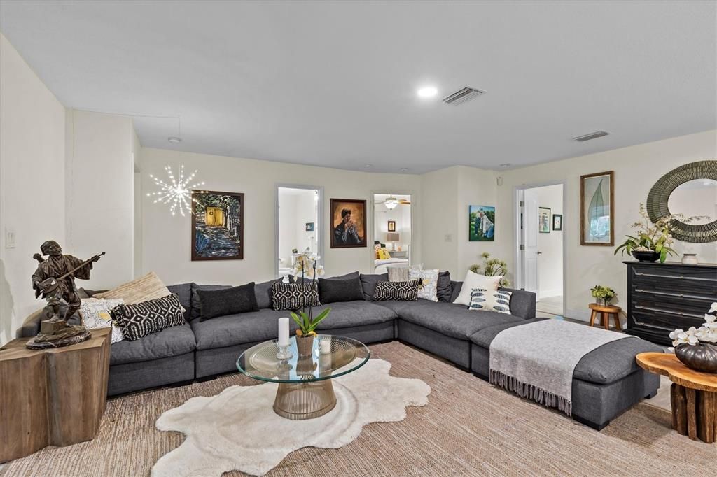 Active With Contract: $1,250,000 (4 beds, 2 baths, 2850 Square Feet)