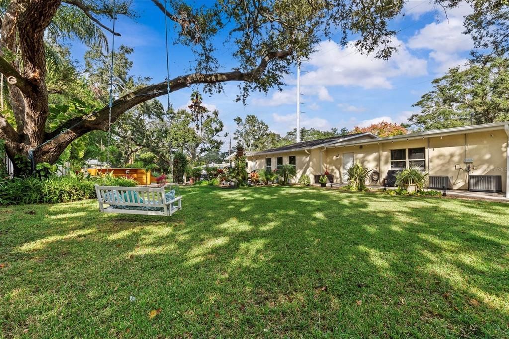 Active With Contract: $1,250,000 (4 beds, 2 baths, 2850 Square Feet)