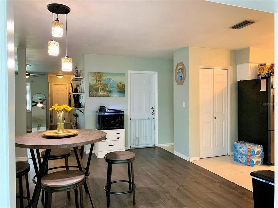 待售: $399,000 (2 贝兹, 2 浴室, 1290 平方英尺)