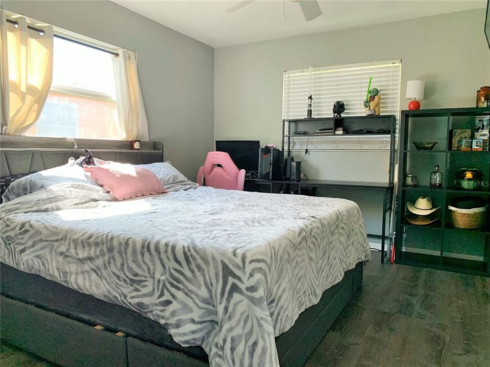 待售: $399,000 (2 贝兹, 2 浴室, 1290 平方英尺)