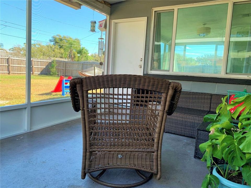 待售: $399,000 (2 贝兹, 2 浴室, 1290 平方英尺)