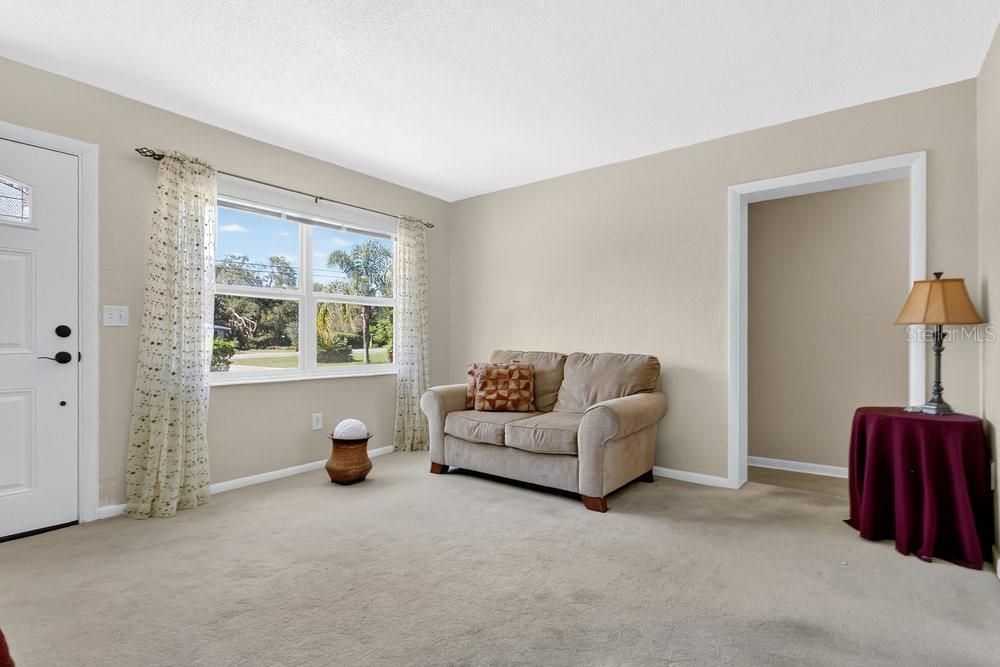 En Venta: $290,000 (4 camas, 2 baños, 1354 Pies cuadrados)