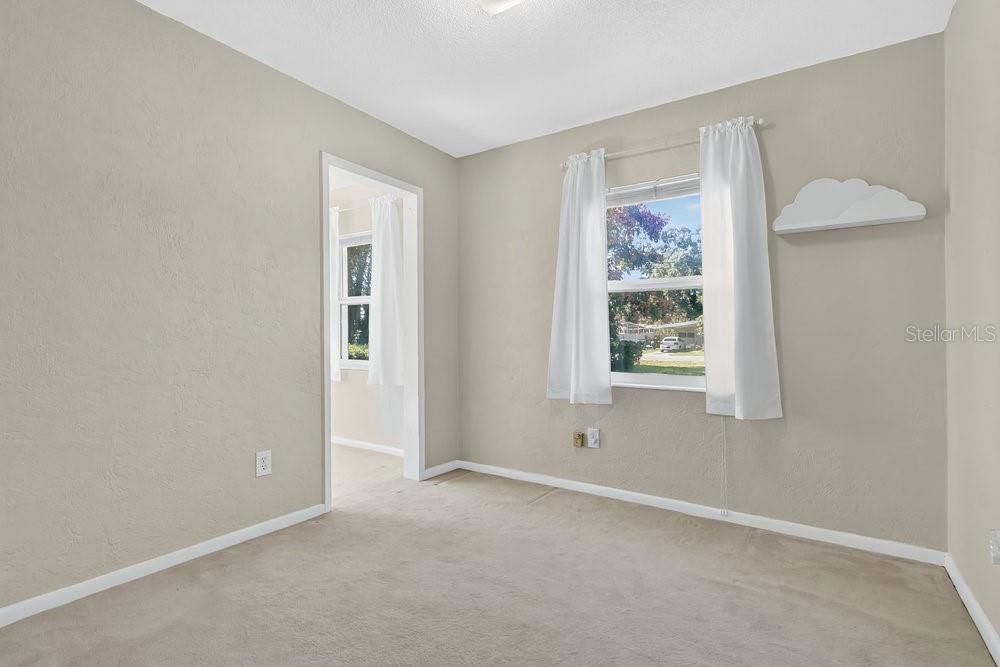 En Venta: $290,000 (4 camas, 2 baños, 1354 Pies cuadrados)