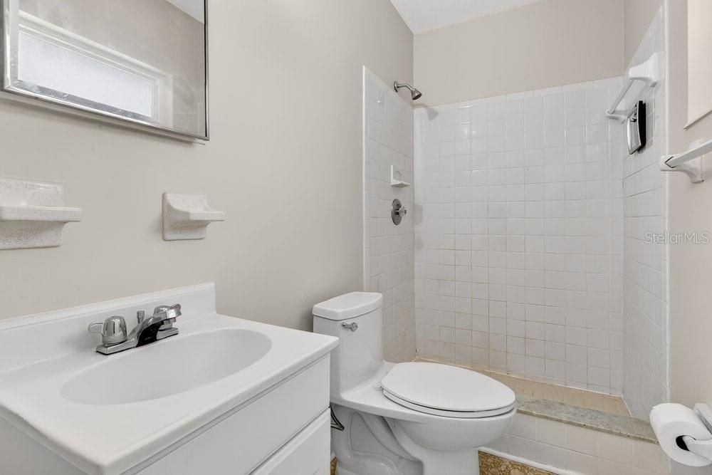 En Venta: $290,000 (4 camas, 2 baños, 1354 Pies cuadrados)