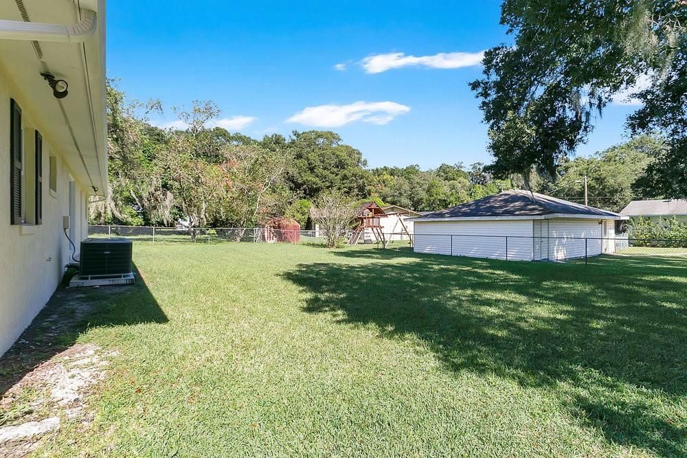 En Venta: $290,000 (4 camas, 2 baños, 1354 Pies cuadrados)