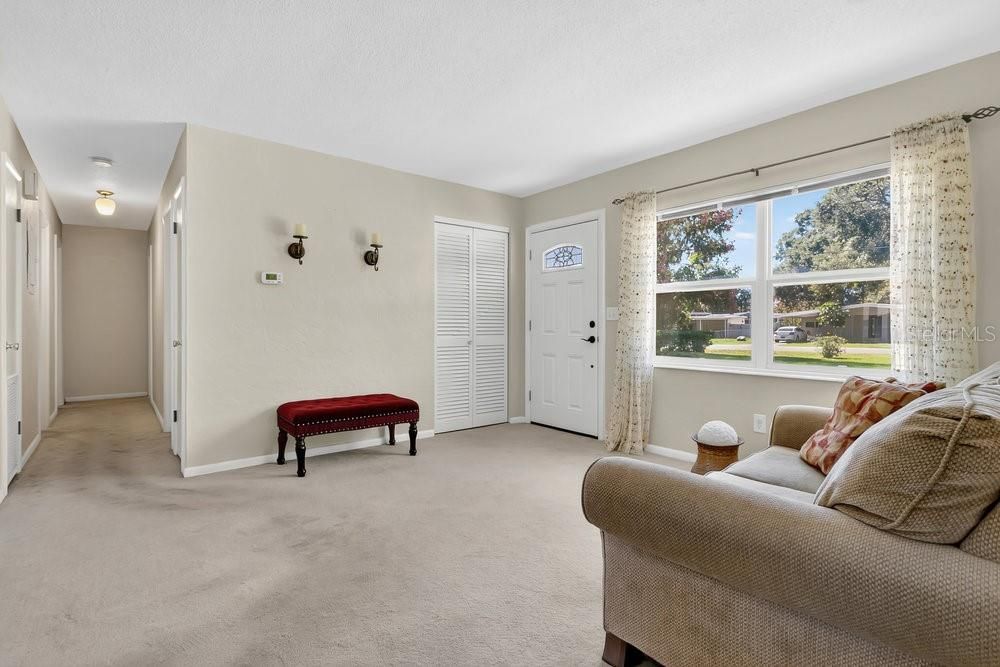 En Venta: $290,000 (4 camas, 2 baños, 1354 Pies cuadrados)