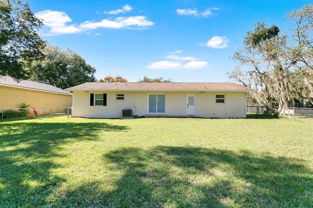 En Venta: $290,000 (4 camas, 2 baños, 1354 Pies cuadrados)