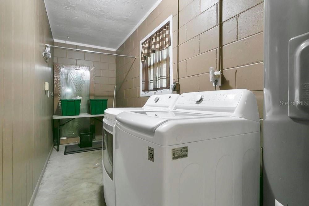 En Venta: $290,000 (4 camas, 2 baños, 1354 Pies cuadrados)