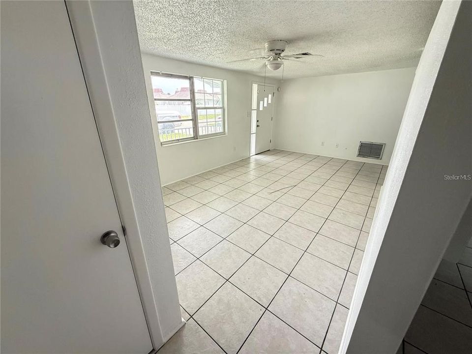 En Renta: $2,350 (3 camas, 2 baños, 1577 Pies cuadrados)