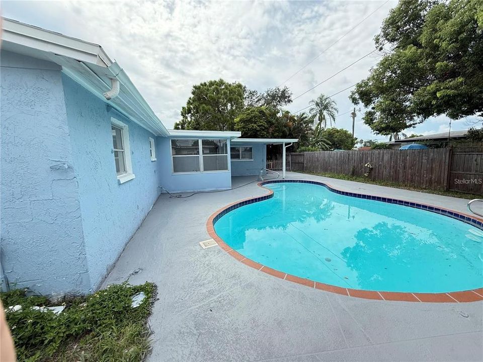 En Renta: $2,350 (3 camas, 2 baños, 1577 Pies cuadrados)