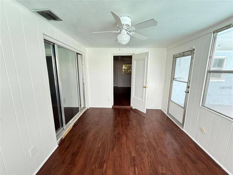 En Renta: $2,350 (3 camas, 2 baños, 1577 Pies cuadrados)