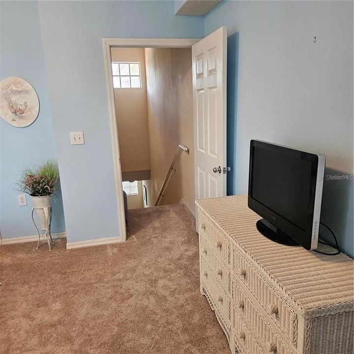 Active With Contract: $170,000 (1 beds, 1 baths, 1032 Square Feet)