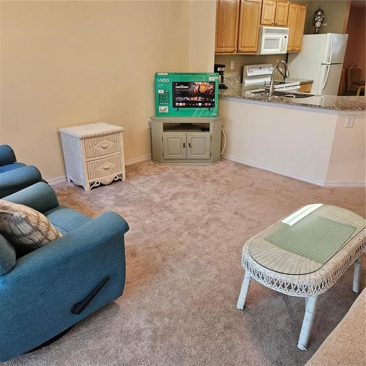 Active With Contract: $170,000 (1 beds, 1 baths, 1032 Square Feet)