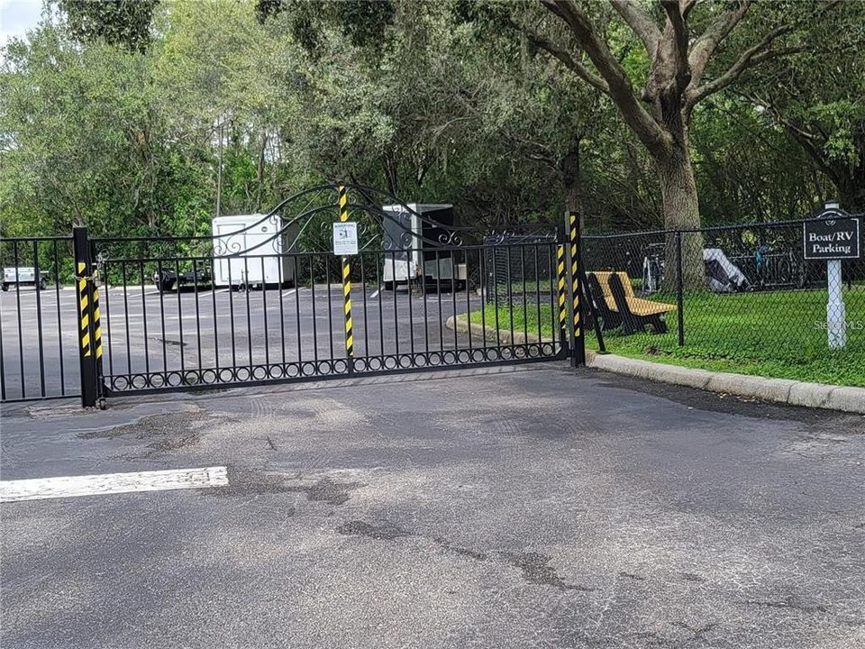 Active With Contract: $170,000 (1 beds, 1 baths, 1032 Square Feet)