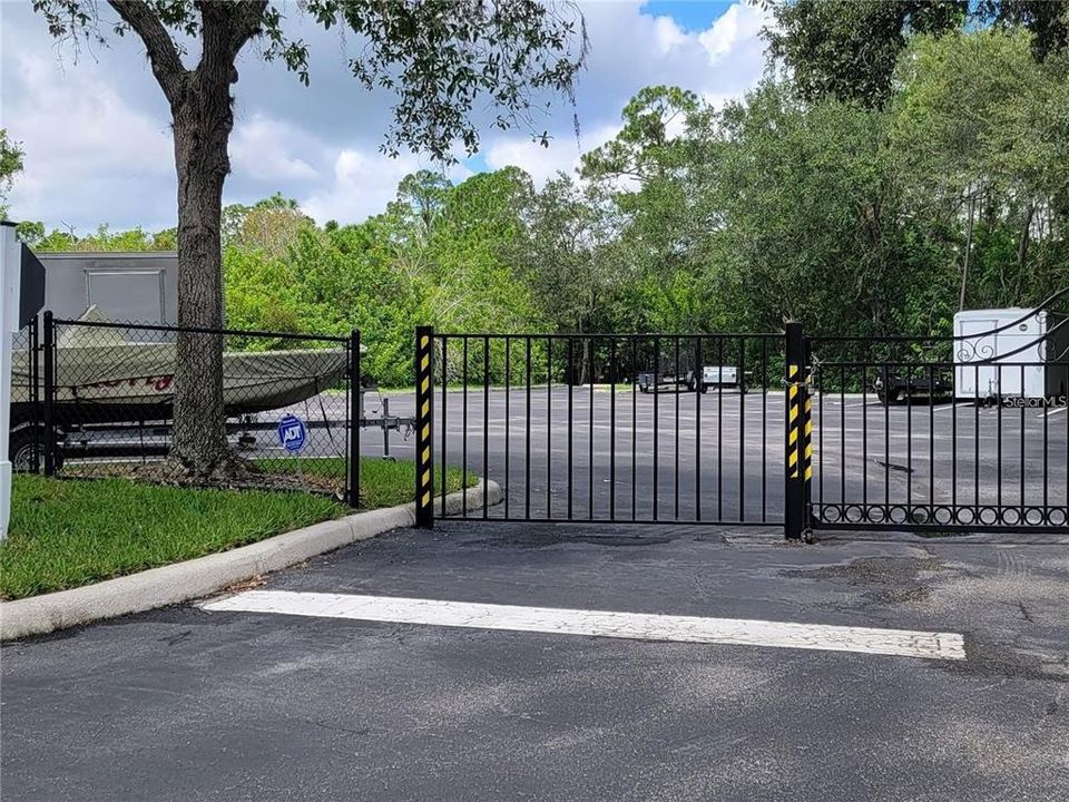 Active With Contract: $170,000 (1 beds, 1 baths, 1032 Square Feet)