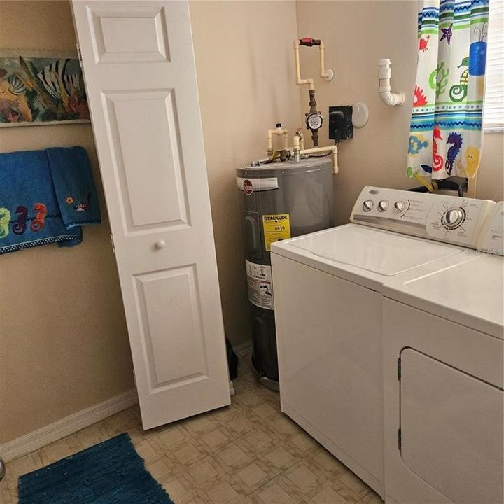 Active With Contract: $170,000 (1 beds, 1 baths, 1032 Square Feet)