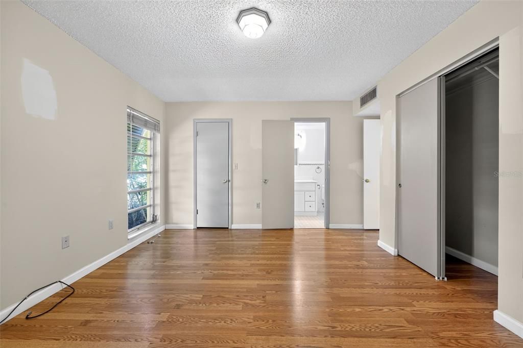 For Sale: $675,000 (4 beds, 2 baths, 2121 Square Feet)