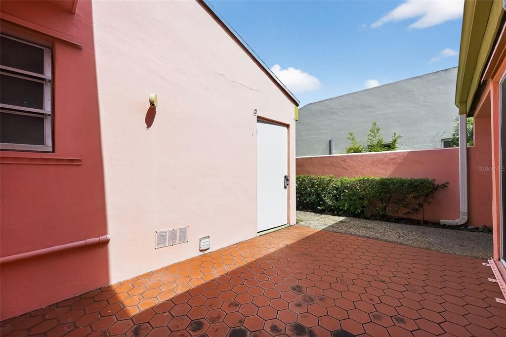 For Sale: $675,000 (4 beds, 2 baths, 2121 Square Feet)