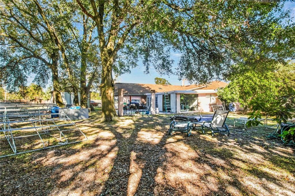 Activo con contrato: $349,000 (3 camas, 2 baños, 2339 Pies cuadrados)