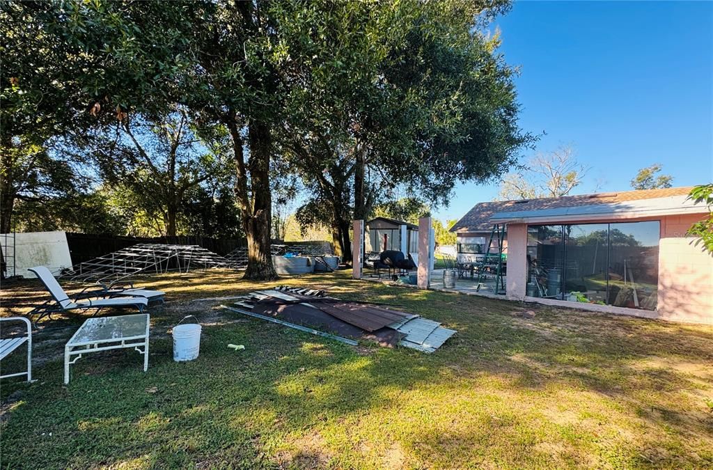 Activo con contrato: $349,000 (3 camas, 2 baños, 2339 Pies cuadrados)