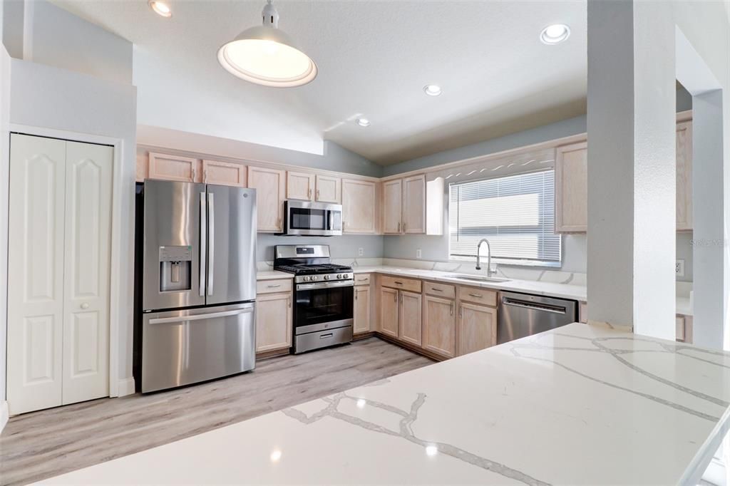 En Renta: $2,400 (3 camas, 2 baños, 1835 Pies cuadrados)