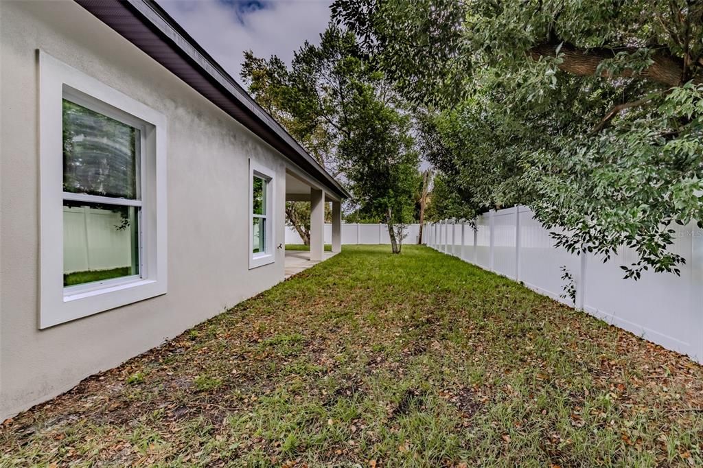 合同活跃: $413,000 (3 贝兹, 2 浴室, 1978 平方英尺)