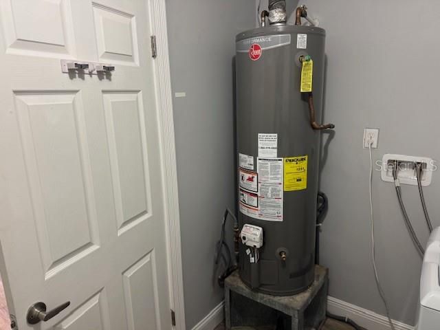 Active With Contract: $359,000 (3 beds, 2 baths, 1182 Square Feet)