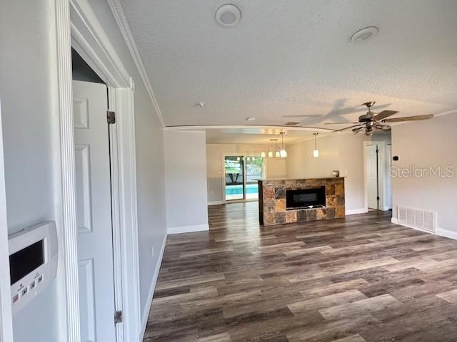 Active With Contract: $359,000 (3 beds, 2 baths, 1182 Square Feet)