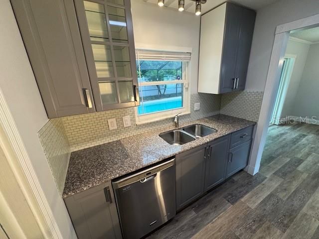 Active With Contract: $359,000 (3 beds, 2 baths, 1182 Square Feet)