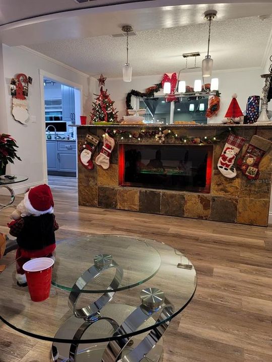 Active With Contract: $359,000 (3 beds, 2 baths, 1182 Square Feet)