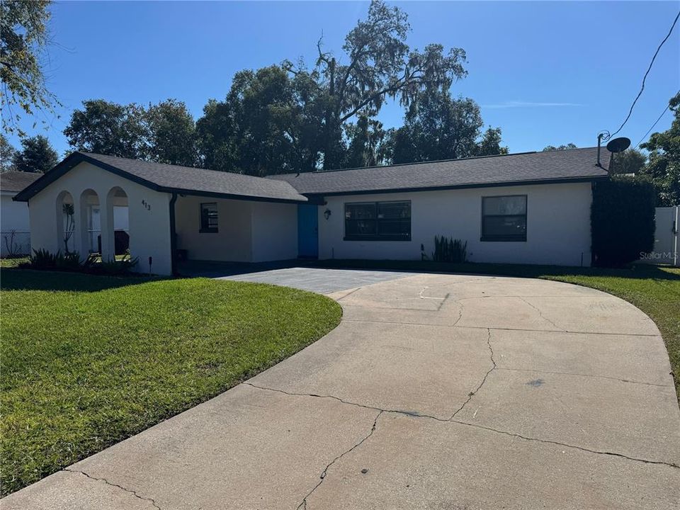 Active With Contract: $359,000 (3 beds, 2 baths, 1182 Square Feet)