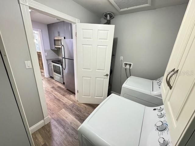 Active With Contract: $359,000 (3 beds, 2 baths, 1182 Square Feet)