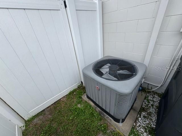 Active With Contract: $359,000 (3 beds, 2 baths, 1182 Square Feet)