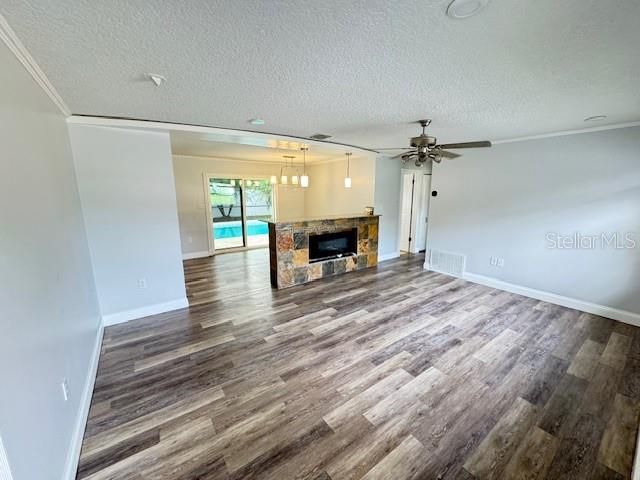 Active With Contract: $359,000 (3 beds, 2 baths, 1182 Square Feet)