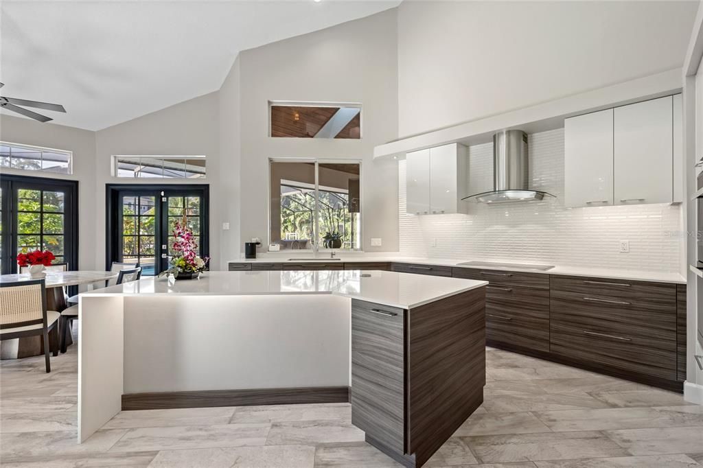 На продажу: $1,725,000 (5 спален, 4 ванн, 4614 Квадратных фут)