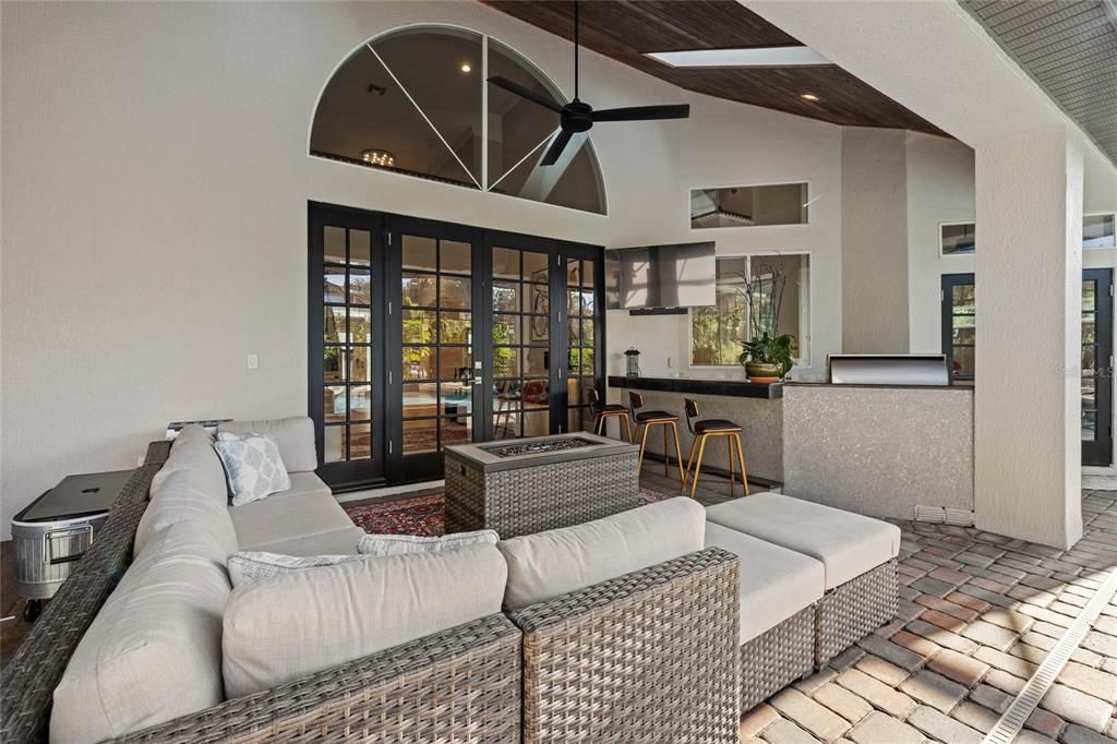 На продажу: $1,725,000 (5 спален, 4 ванн, 4614 Квадратных фут)