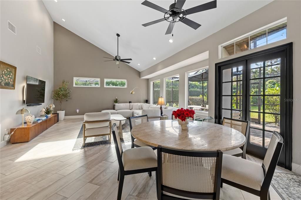 На продажу: $1,725,000 (5 спален, 4 ванн, 4614 Квадратных фут)