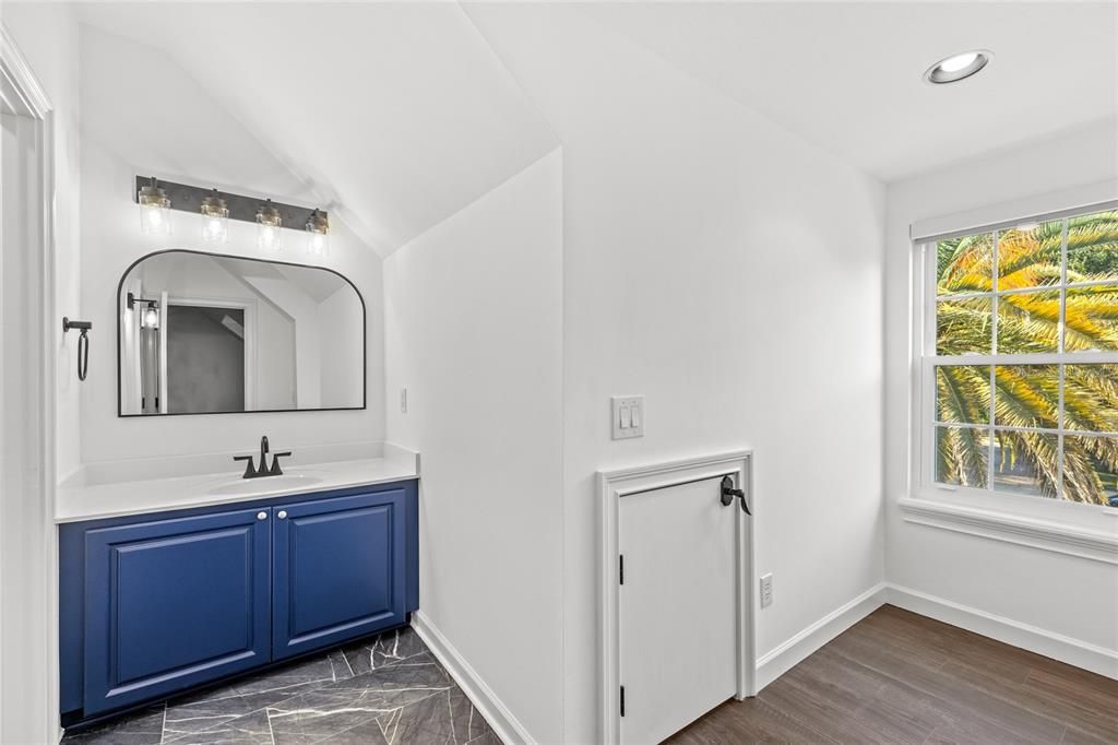 На продажу: $1,725,000 (5 спален, 4 ванн, 4614 Квадратных фут)