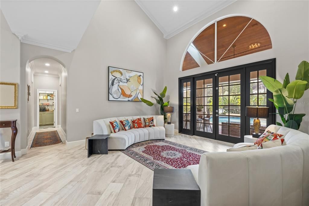 На продажу: $1,725,000 (5 спален, 4 ванн, 4614 Квадратных фут)