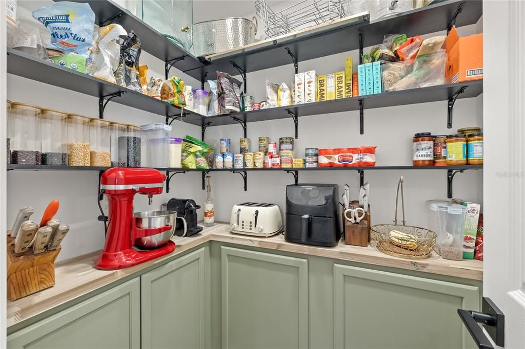 На продажу: $1,725,000 (5 спален, 4 ванн, 4614 Квадратных фут)